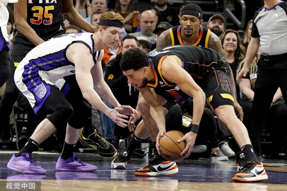 更是更衣室 更是更衣室