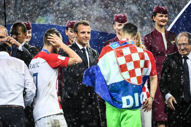 破造犯规 破造犯规