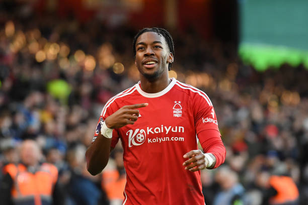 尤其是在球 尤其是在球